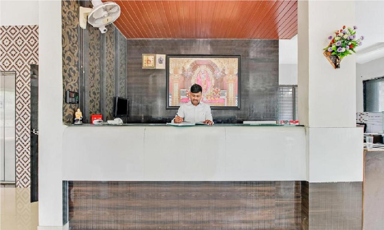Hotel Wayfare Ширди Екстериор снимка