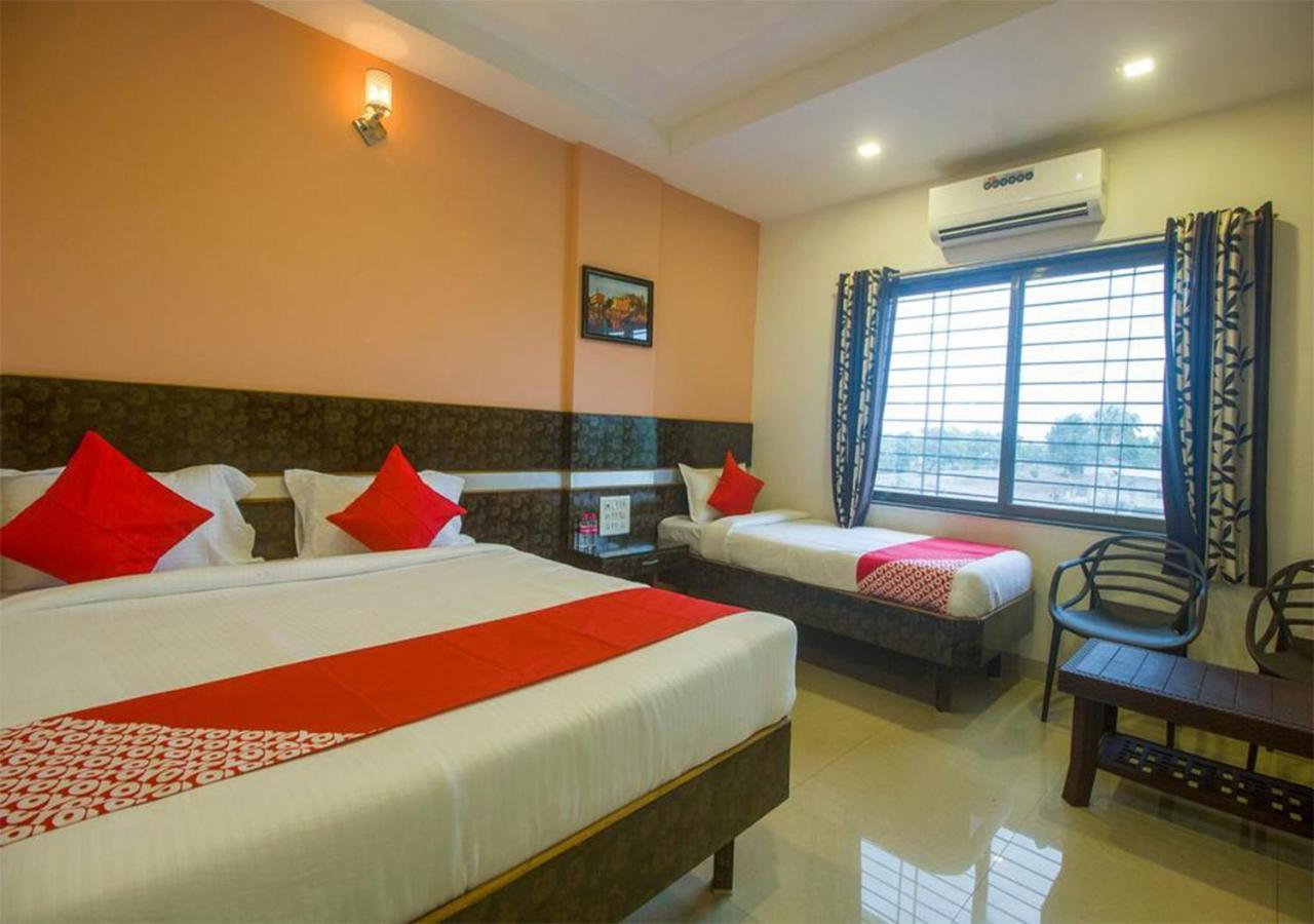 Hotel Wayfare Ширди Екстериор снимка