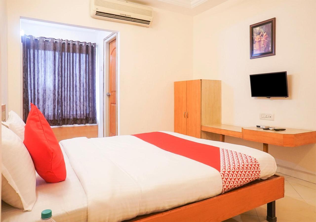 Hotel Wayfare Ширди Екстериор снимка